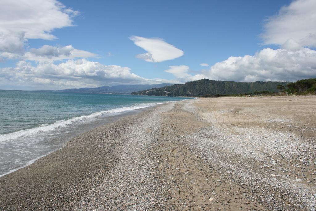 Baia Dei Canonici Aparthotel Villaggio Le Rocelle ภายนอก รูปภาพ